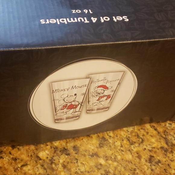 Set of 4 Mickey & Minnie Cups - Picture 2 of 2